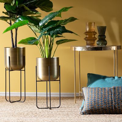 Imagen 2 del producto Macetero Dorado Pedestal Con Soporte Patas Negras Alto 18X21X50