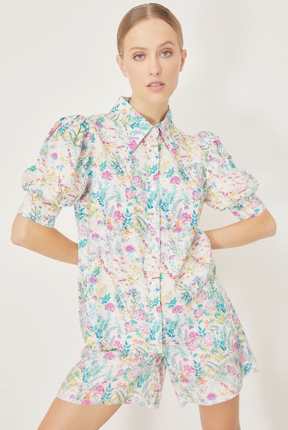 FALABELLA - Blusa Manga Corta Mujer Por Sebastián Del Real