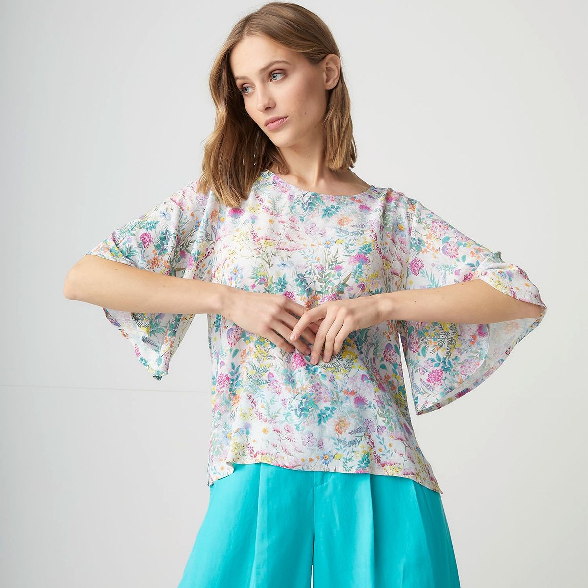 FALABELLA - Blusa Manga Corta Mujer Por Sebastián Del Real