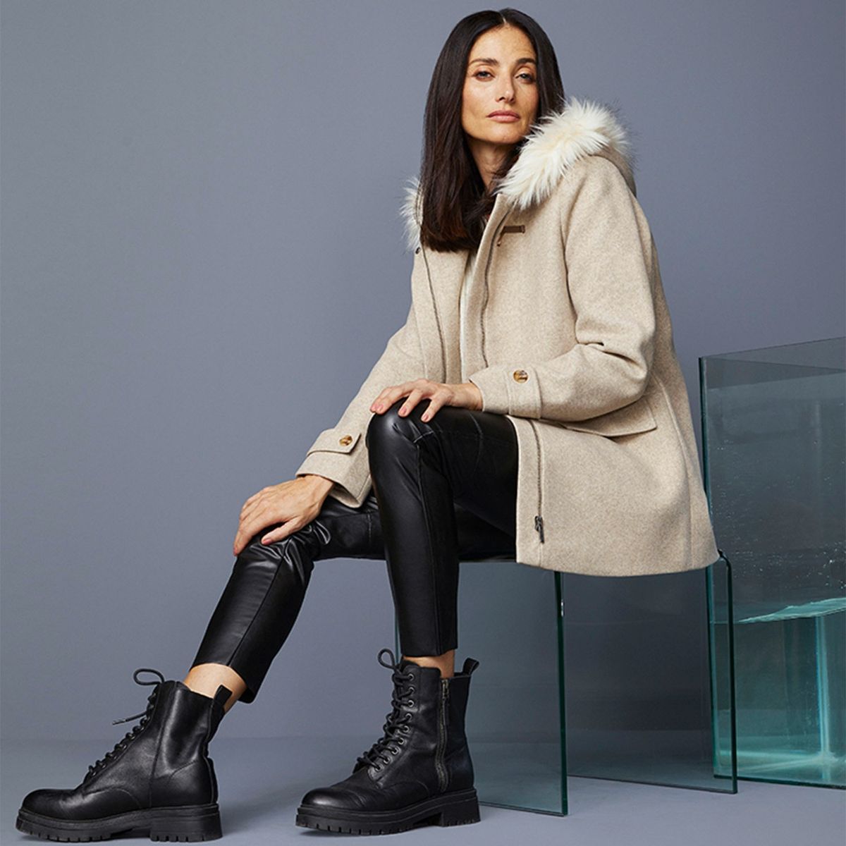 UNIVERSITY CLUB - Abrigo Mujer University Club