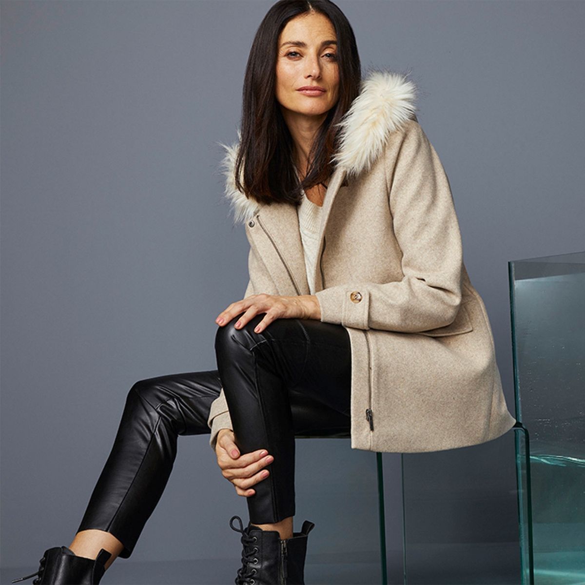 UNIVERSITY CLUB - Abrigo Mujer University Club