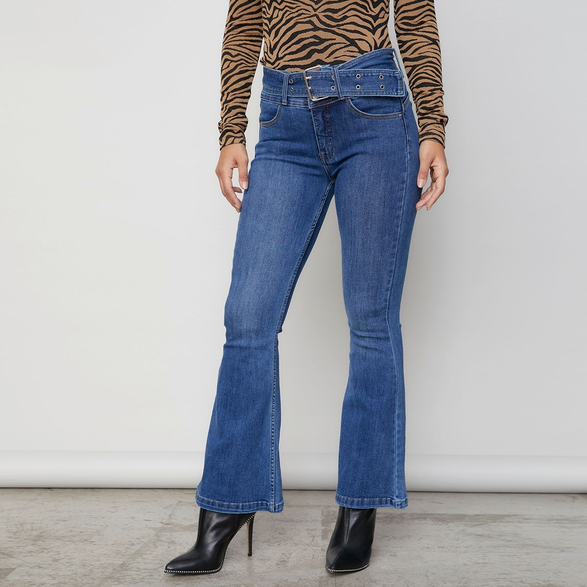 MOSSIMO - Mossimo Jeans Flare Tiro Medio Mujer