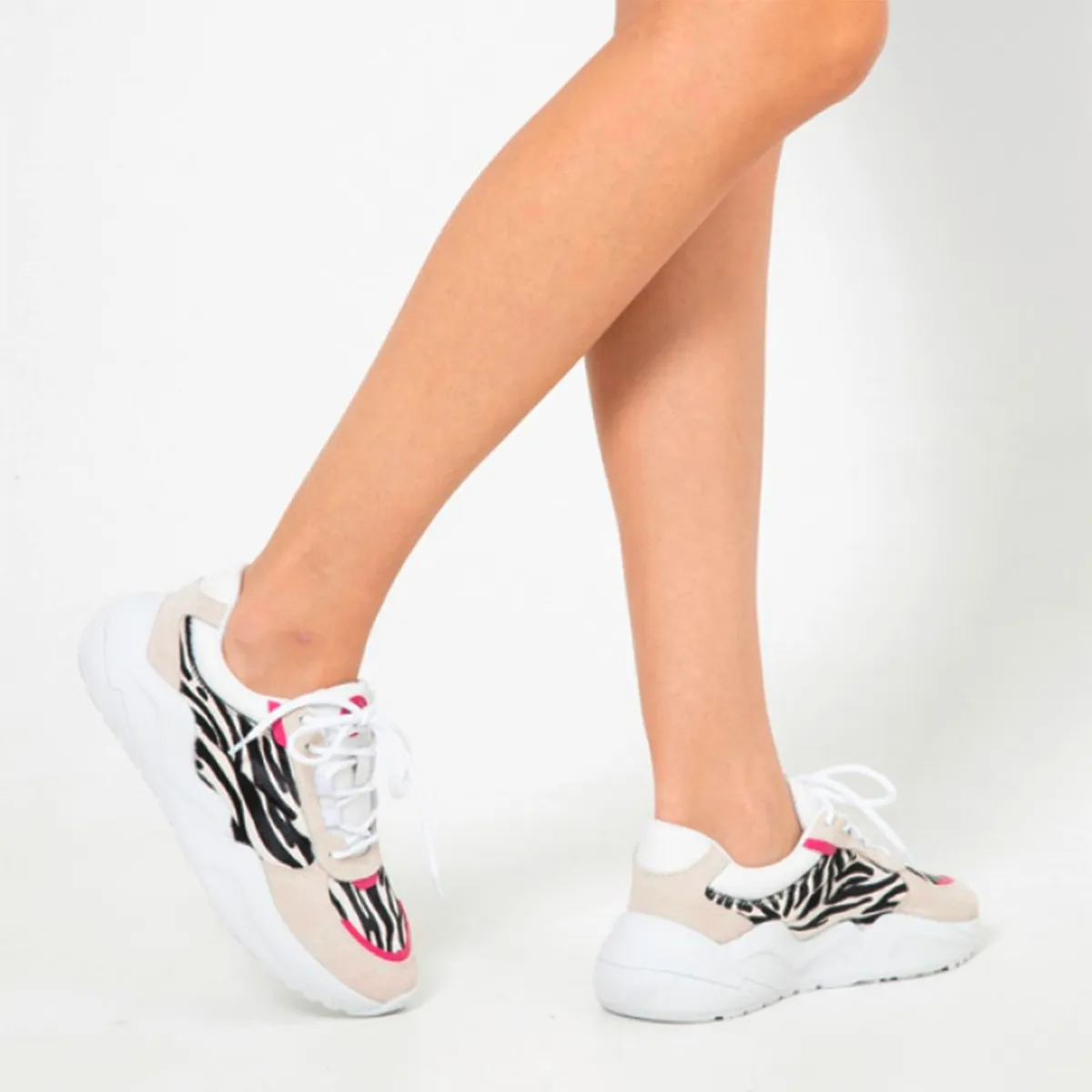 SCHUTZ - Zapatilla Urbana Mujer Cuero Animal Print Schutz