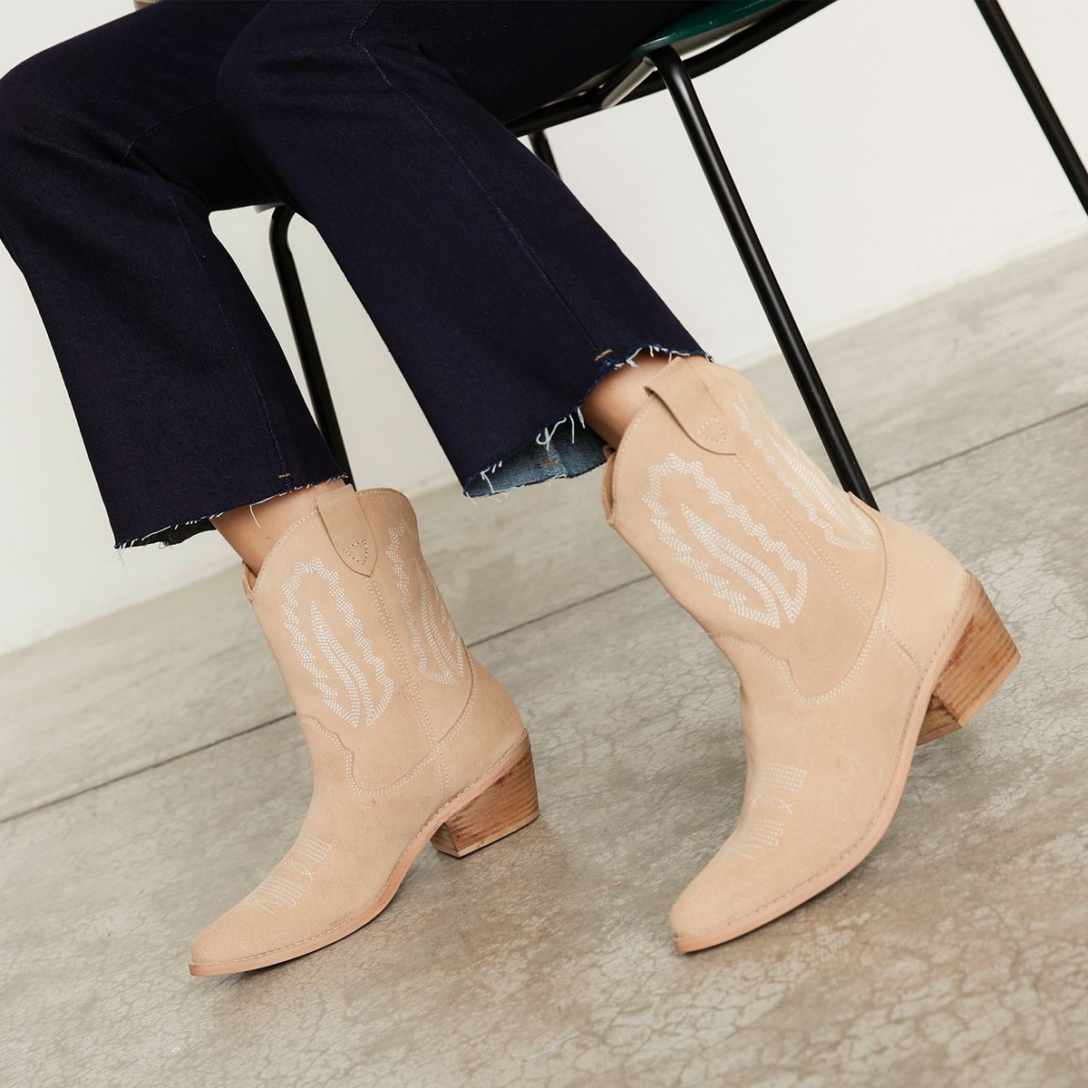 BASEMENT - Bota Vaquera Mujer Café Basement