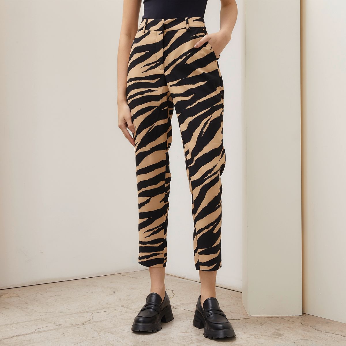 BASEMENT - Pantalón Recto Tiro Medio Mujer Basement