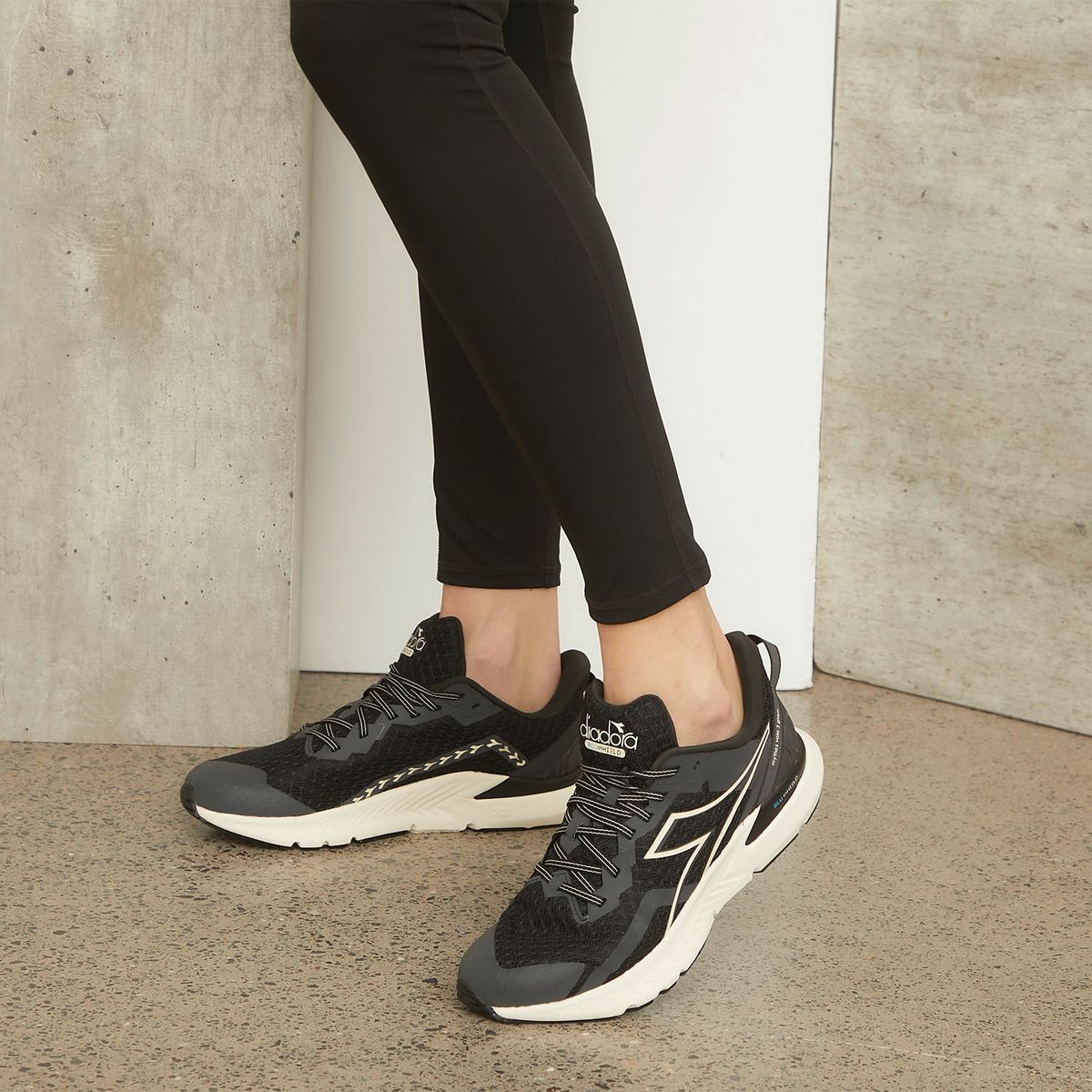 DIADORA - Mythos Zapatilla Running Mujer Negro Diadora