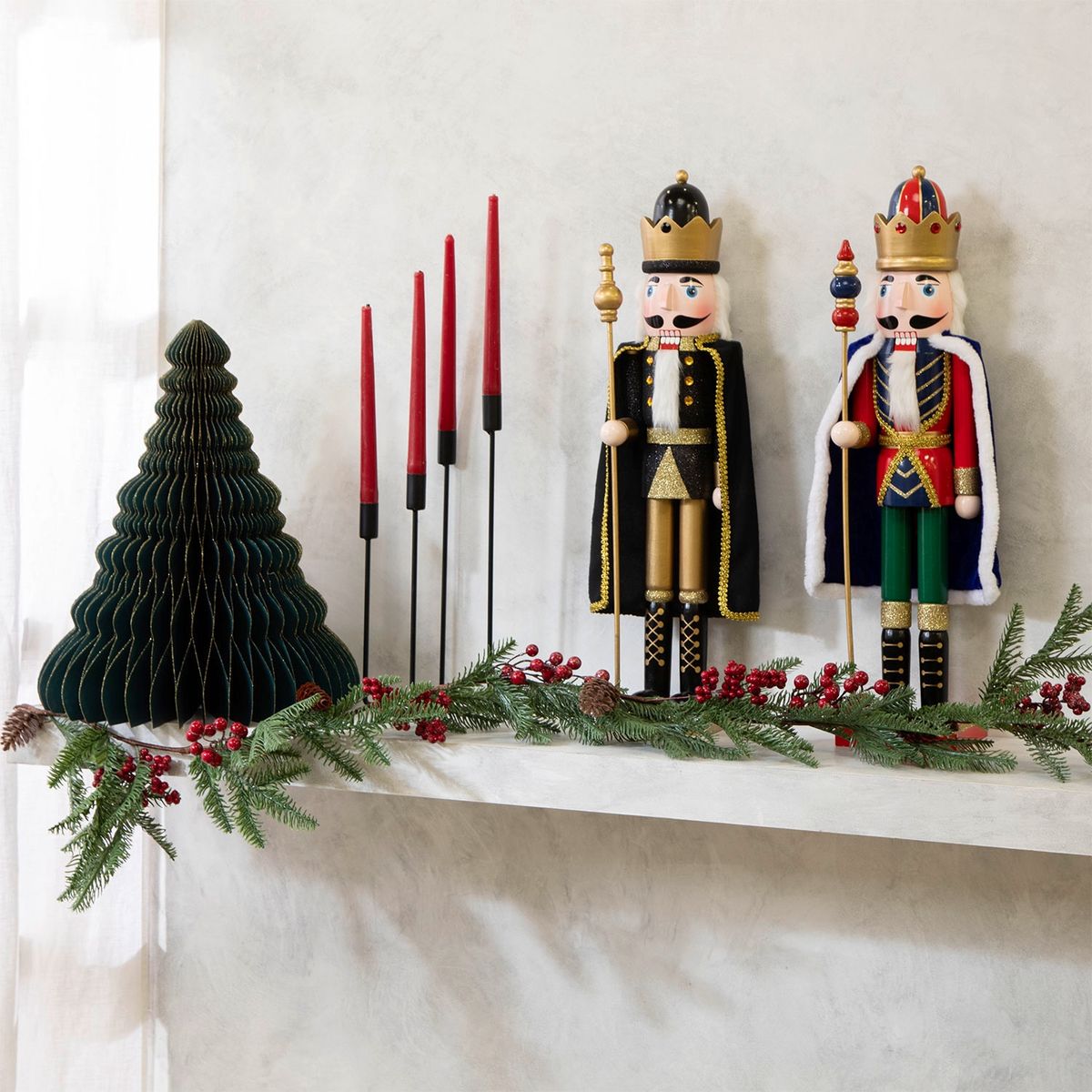 MICA - Cascanueces 60 Cm Mica