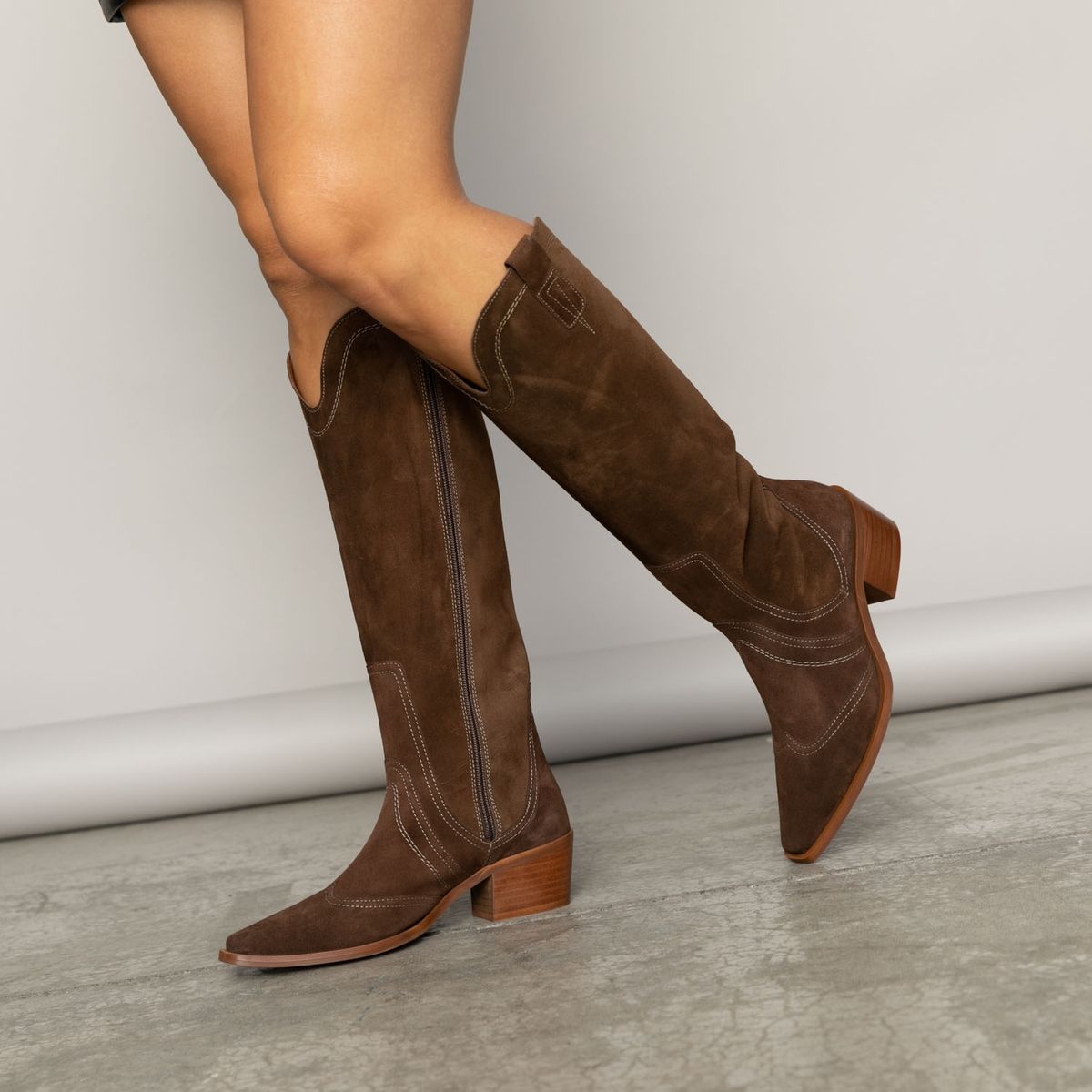 BASEMENT - Bota Vaquera Larga Mujer Cuero Café Basement