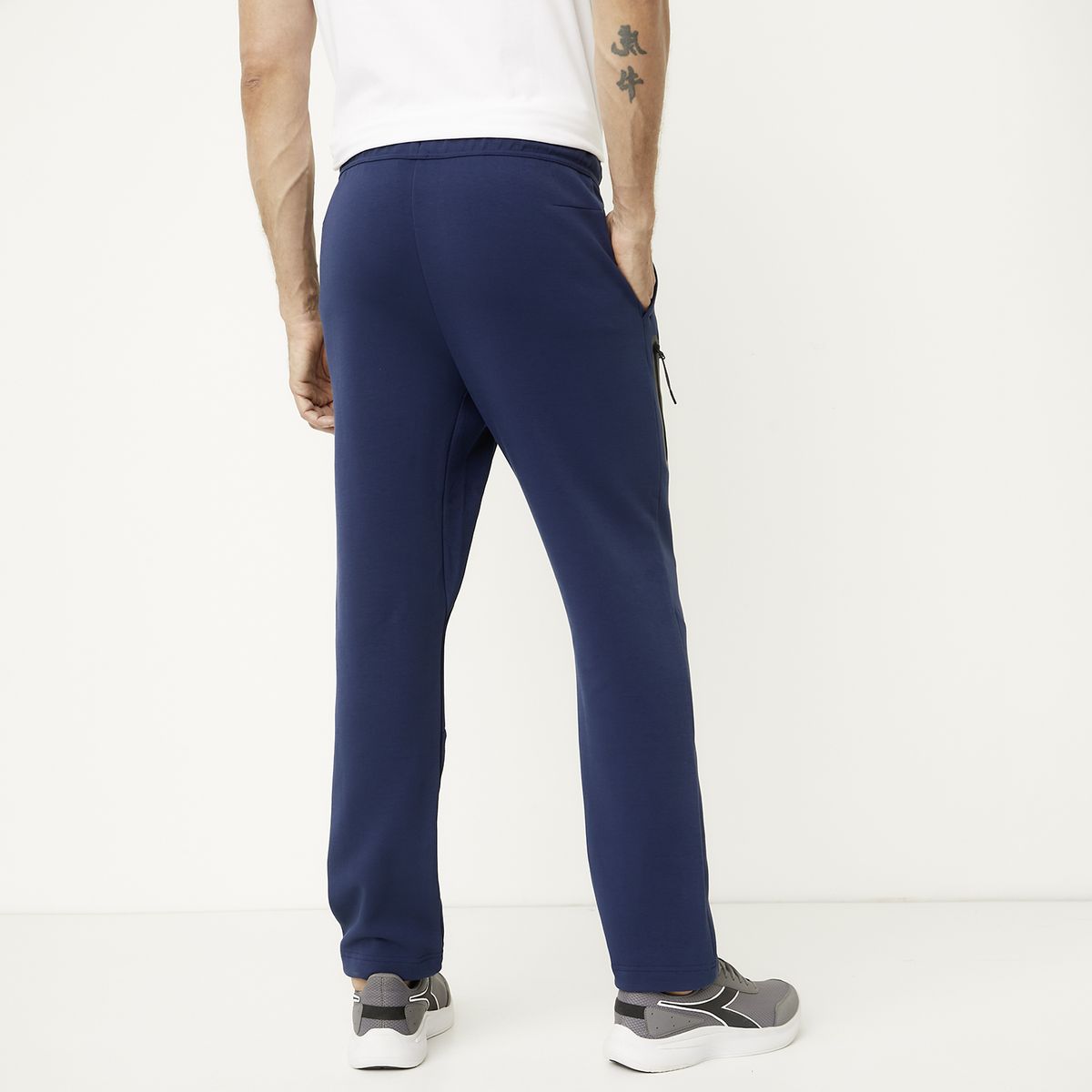 DIADORA - Pantalón de Buzo Fit Regular Diadora