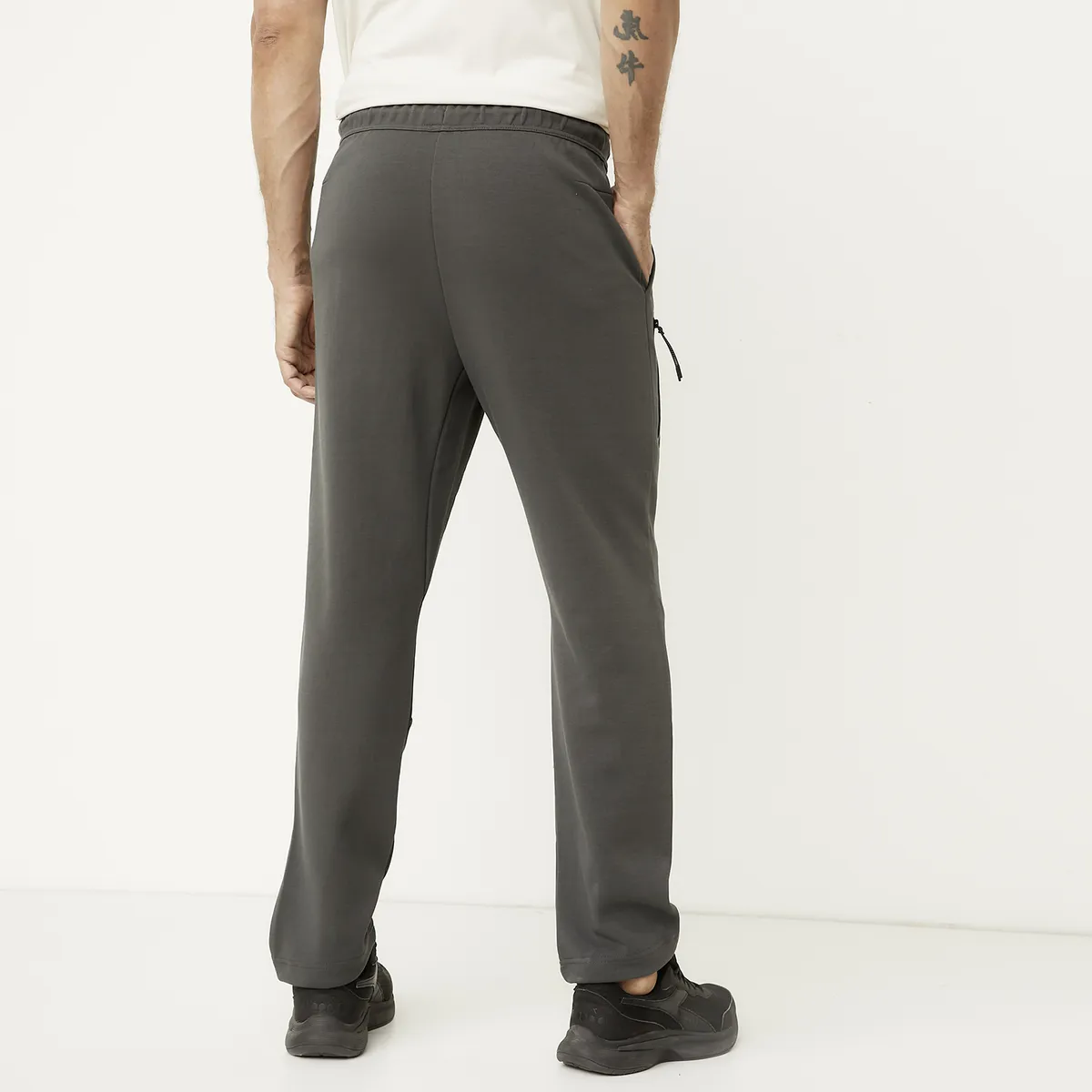 DIADORA - Pantalón de Buzo Fit Regular Diadora
