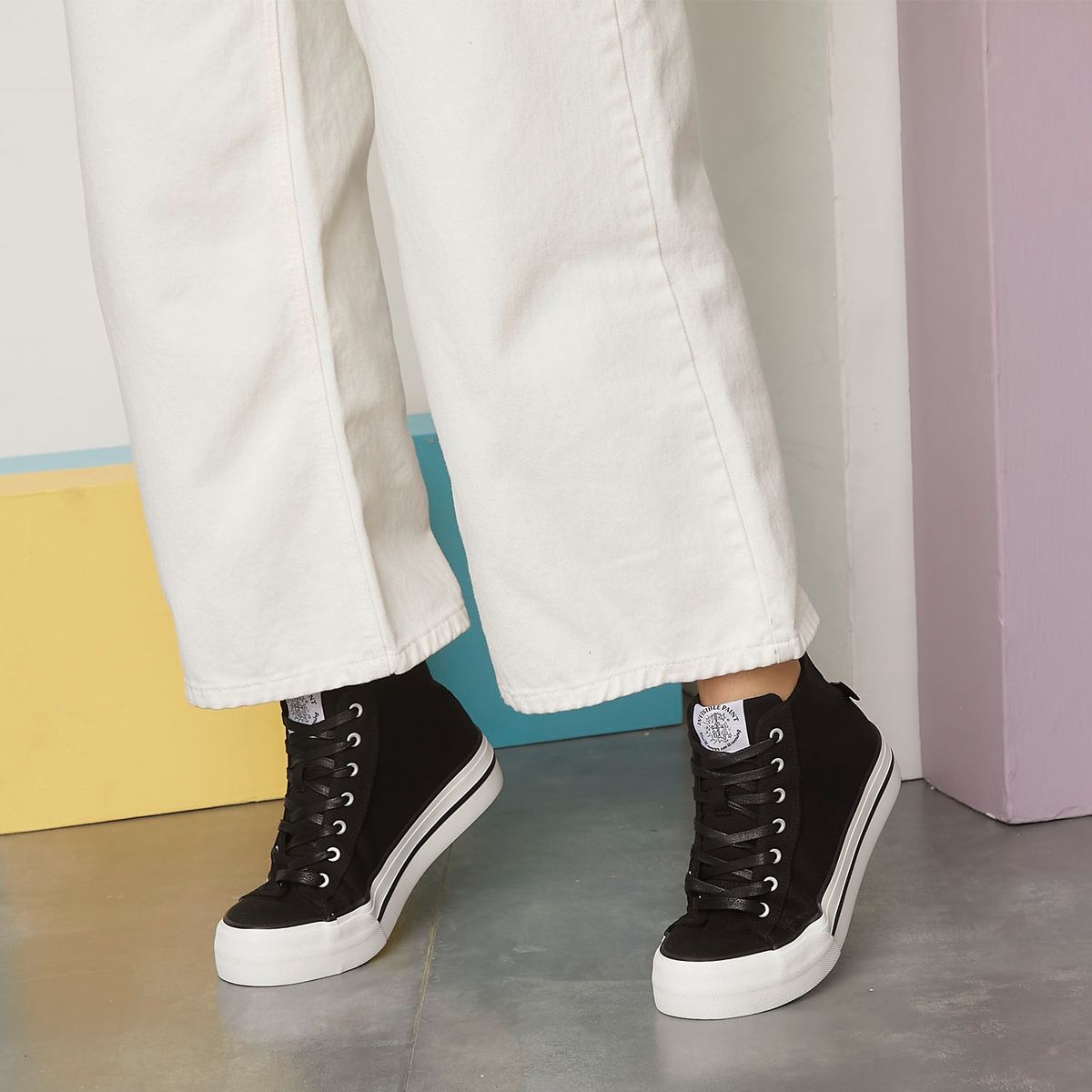 WARNER BROS - Zapatilla Urbana Mujer Negro Warner Bros