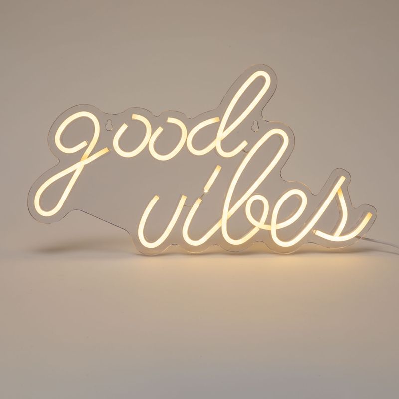 MICA - Letreros Neón Y Good Vibes Mica