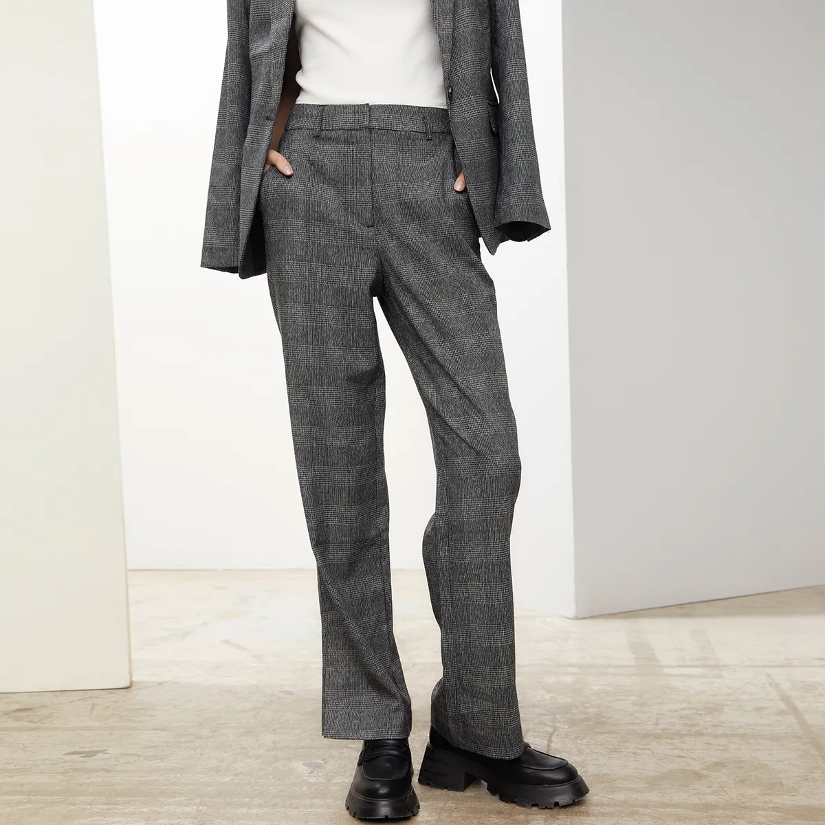 BASEMENT - Pantalón Recto Tiro Medio Mujer Basement