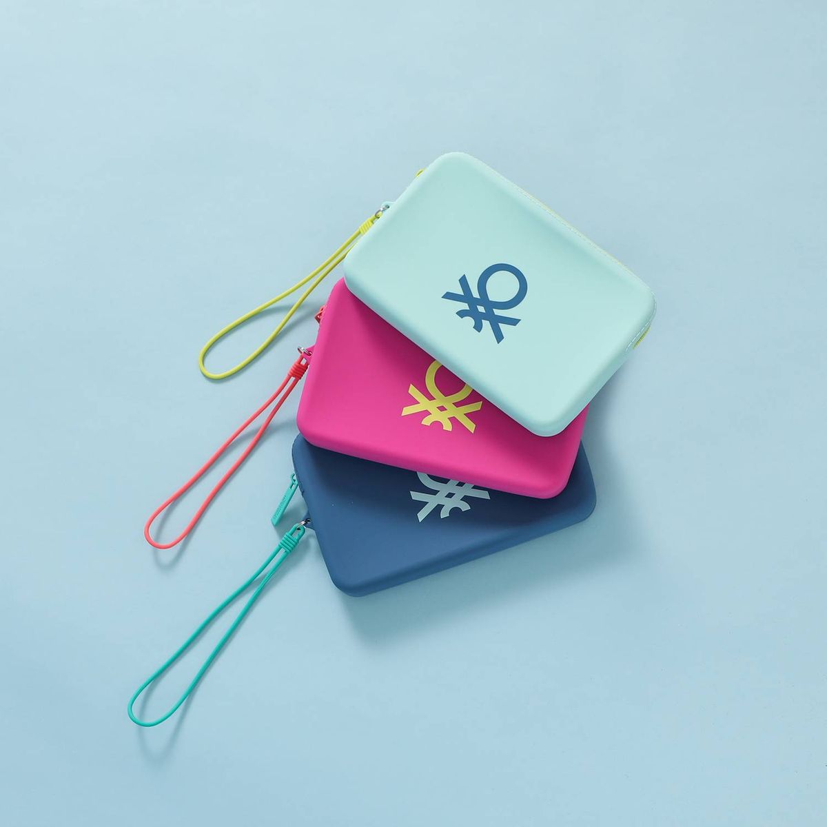 BENETTON - Estuche de Silicona Para Playa Benetton