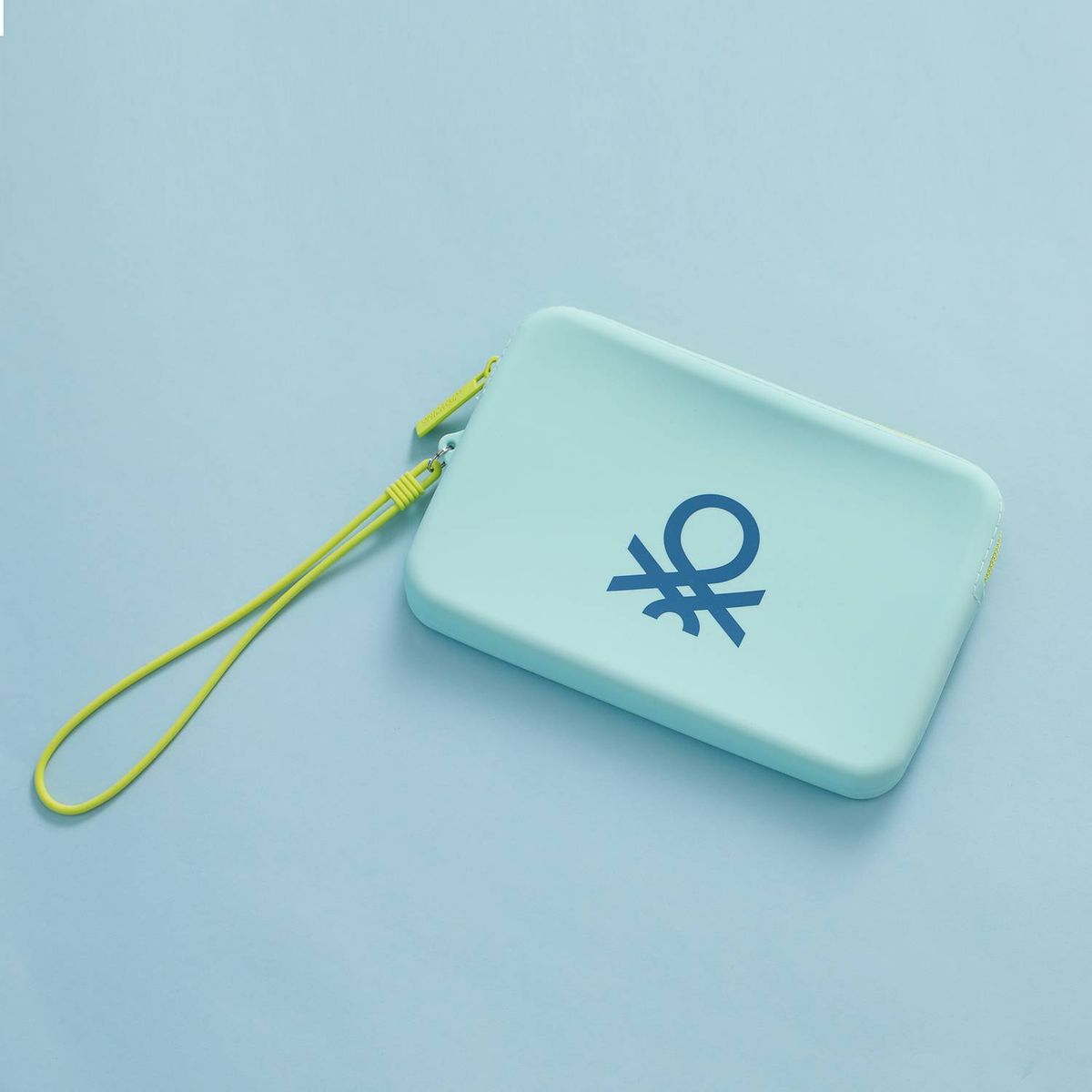 BENETTON - Estuche de Silicona Para Playa Benetton