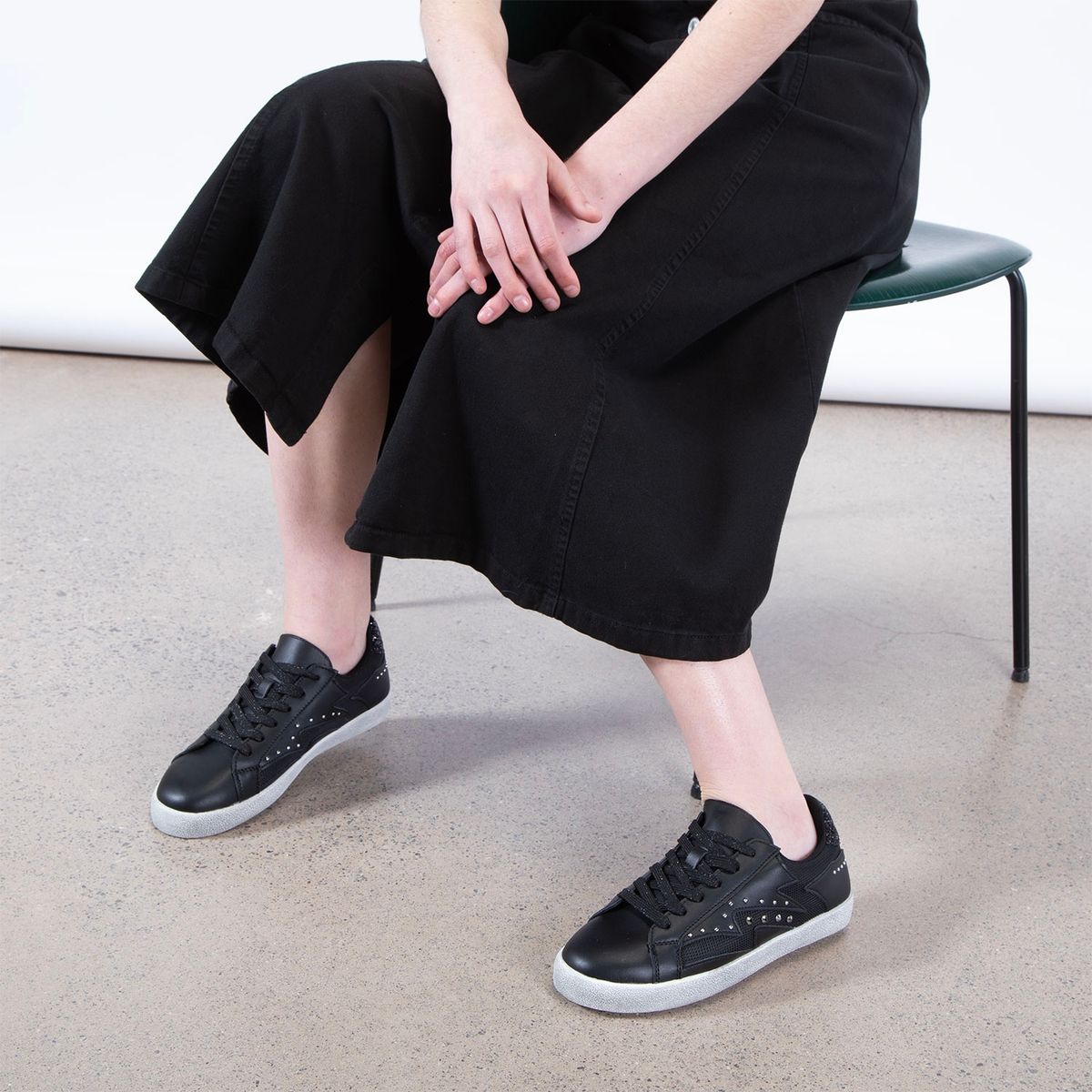 BASEMENT - Zapatilla Urbana Mujer Negro Basement