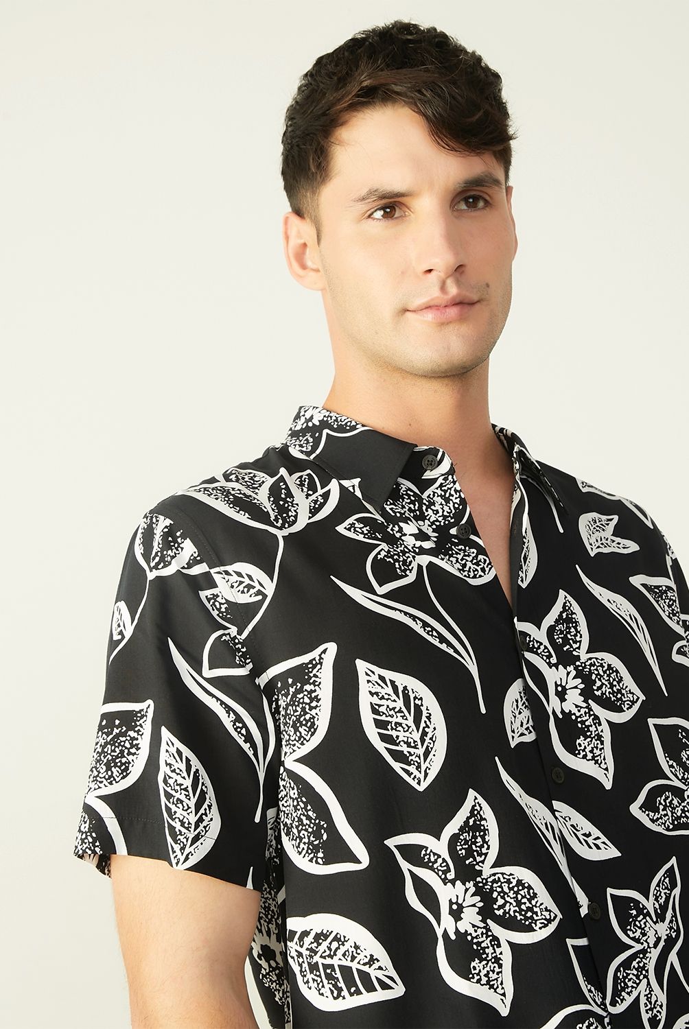 BASEMENT - Camisa Guayabera Manga Corta Viscosa Hombre Basement