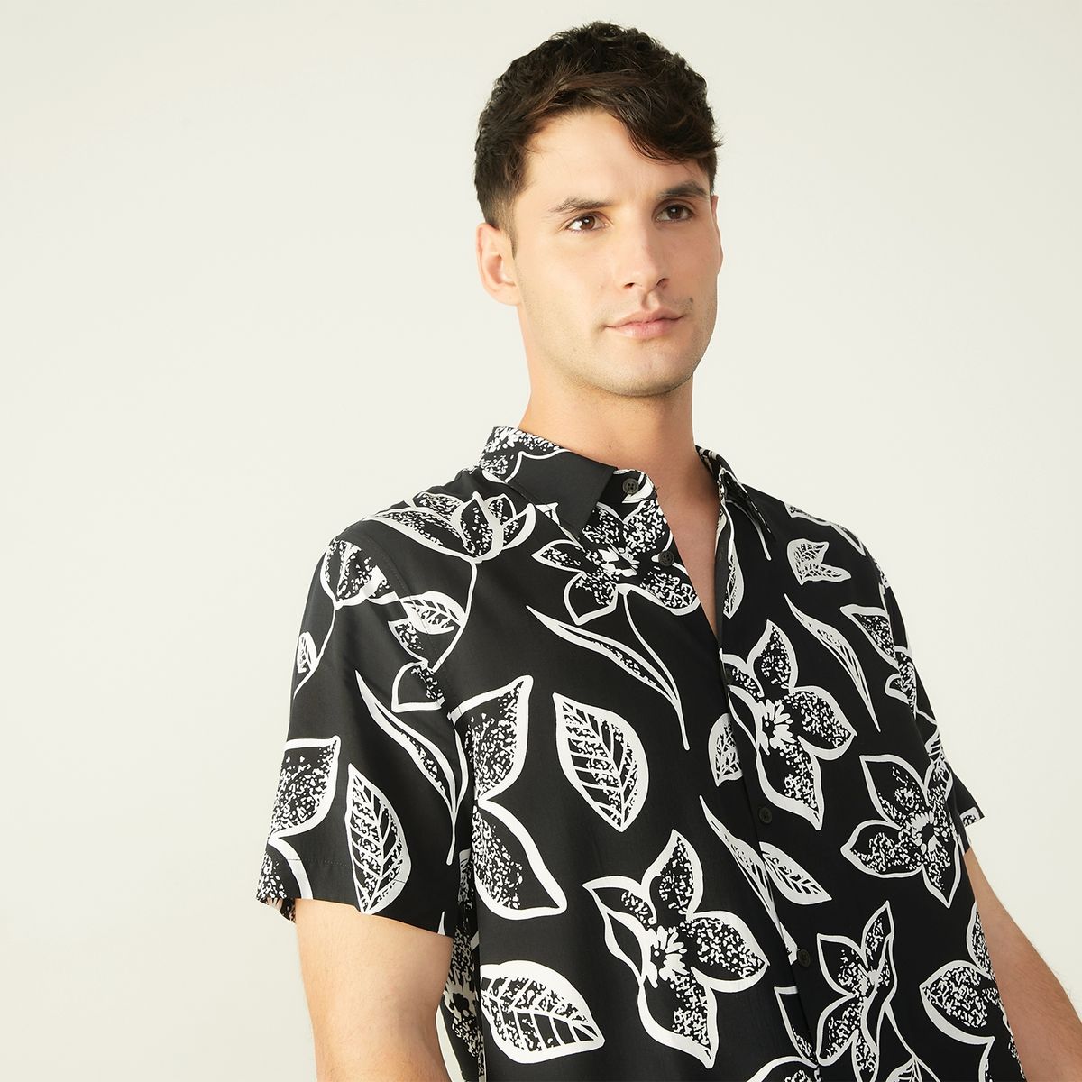 BASEMENT - Camisa Guayabera Manga Corta Viscosa Hombre Basement