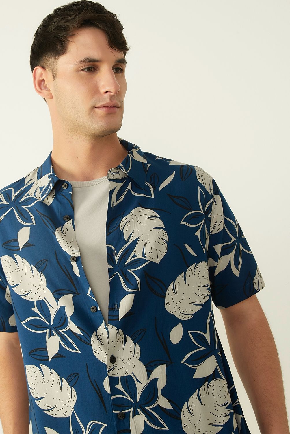 BASEMENT - Camisa Guayabera Manga Corta Viscosa Hombre Basement