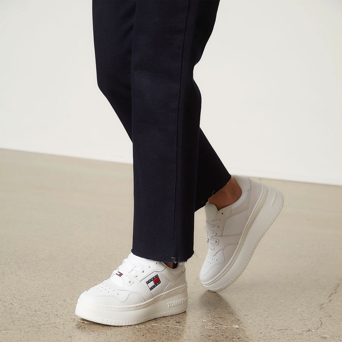 TOMMY HILFIGER - Zapatilla Urbana Mujer Cuero Blanco Tommy Hilfiger