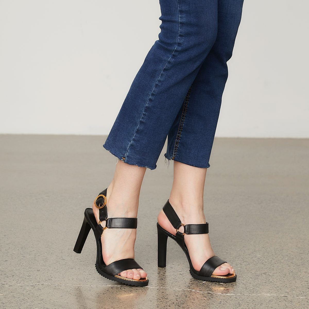 DKNY - Sandalia Mujer Cuero Negro DKNY