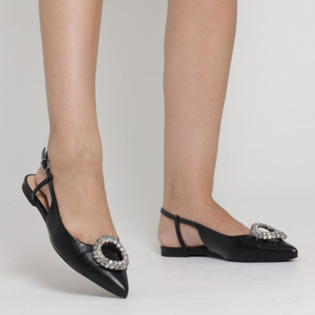 SCHUTZ - Sandalia Plana Mujer Cuero Negro Schutz
