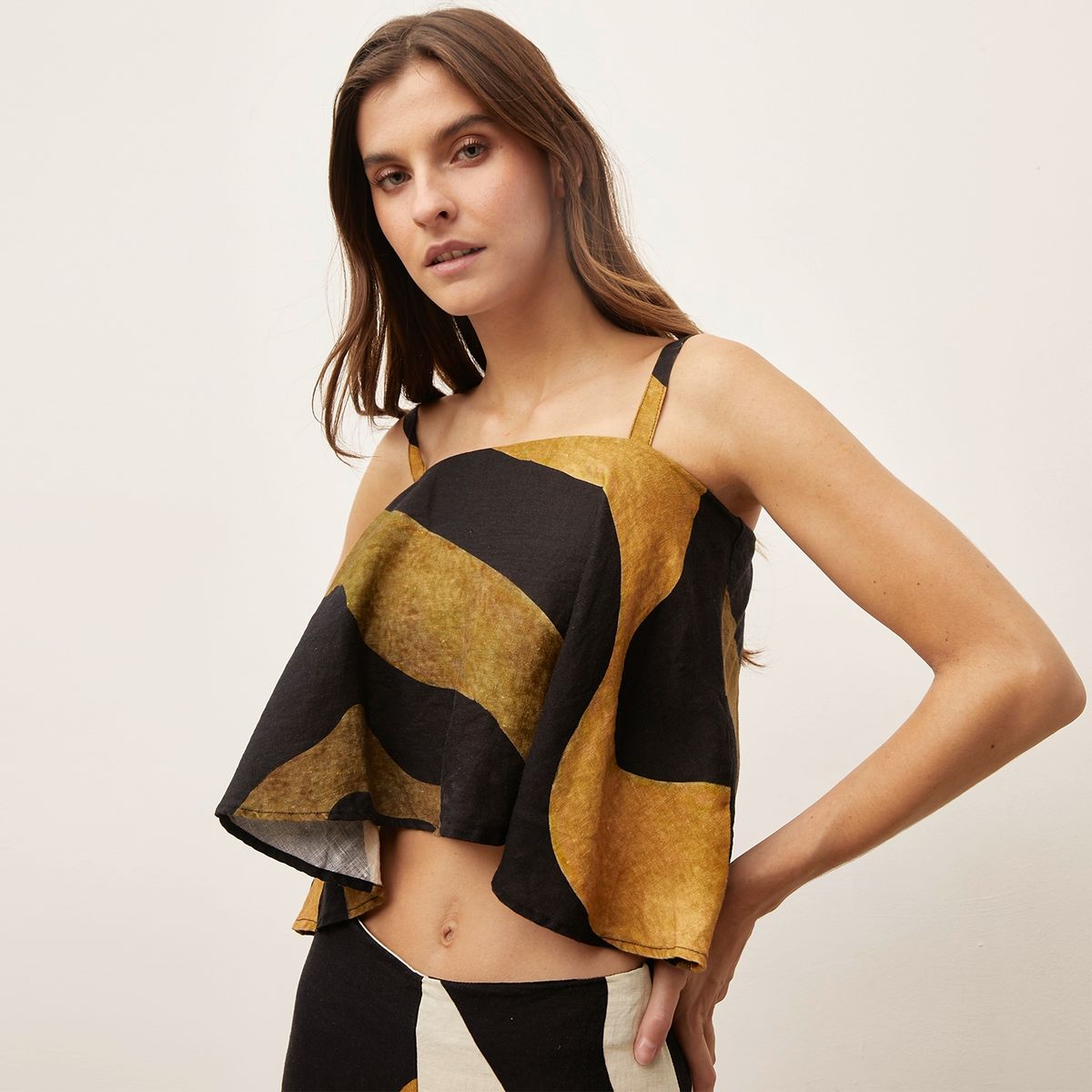 BASEMENT - Blusa Lino Manga Corta Mujer Por Fran Larrain Basement