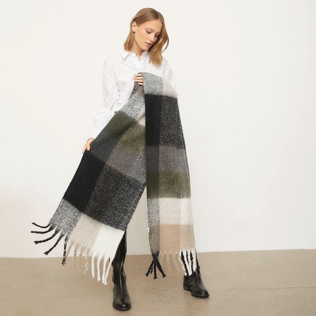 BASEMENT - Bufanda Mujer Basement