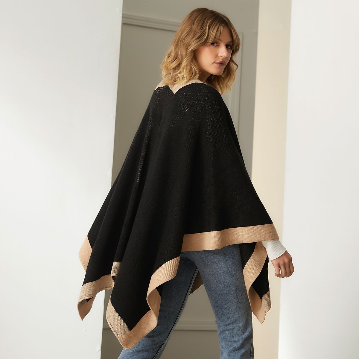 BASEMENT - Poncho Mujer Basement