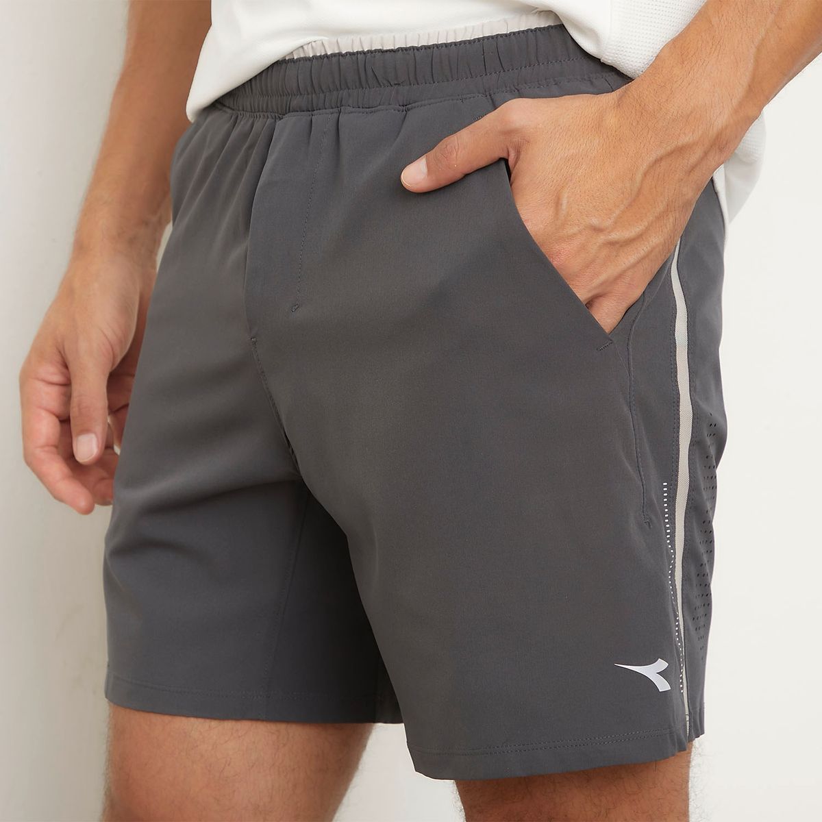 DIADORA - Short Deportivo Hombre Con Bolsillos Y Cintura Elástica Diadora