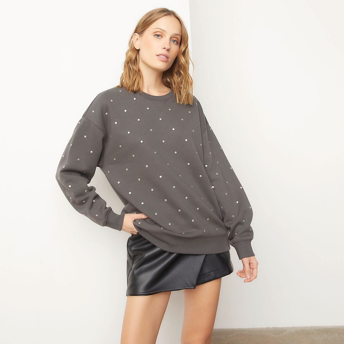 BASEMENT - Polerón Mujer Basement