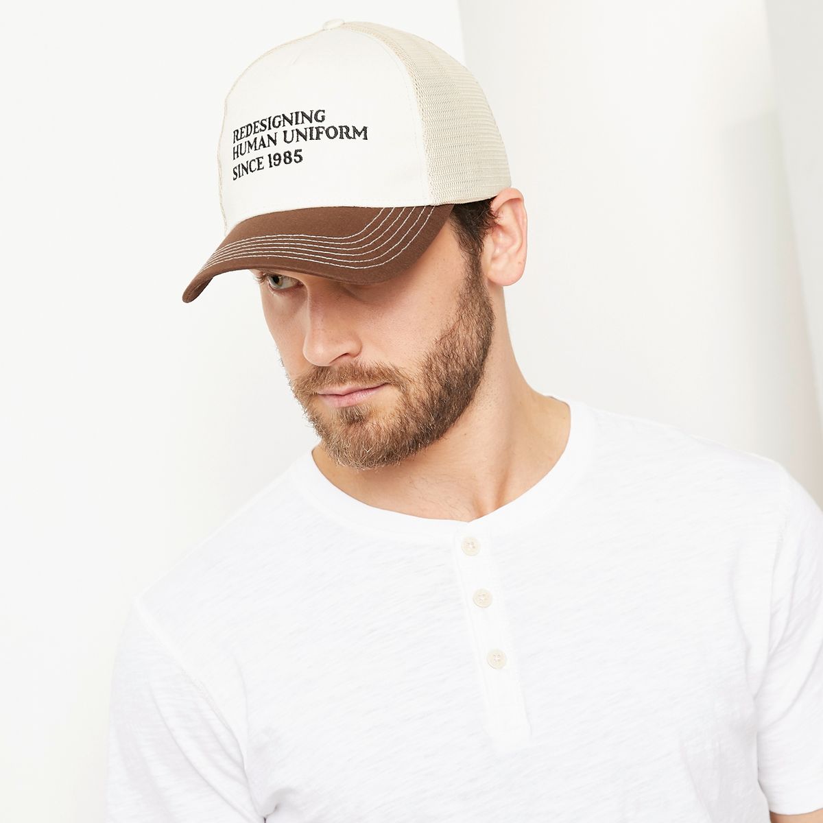 BASEMENT - Jockey  5 Paneles Con Frase Bordada Hombre Basement