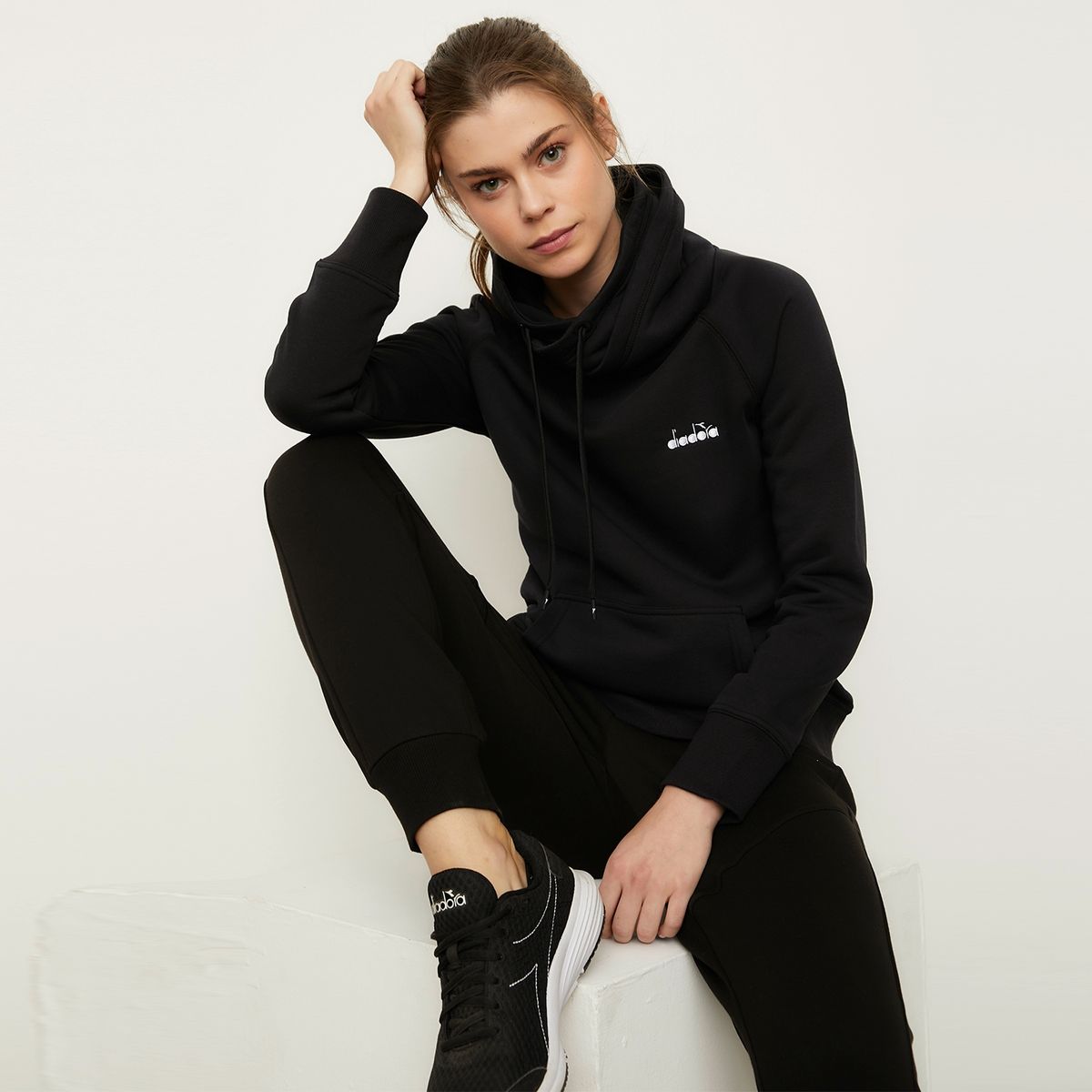 DIADORA - Polerón Algodón Mujer Diadora