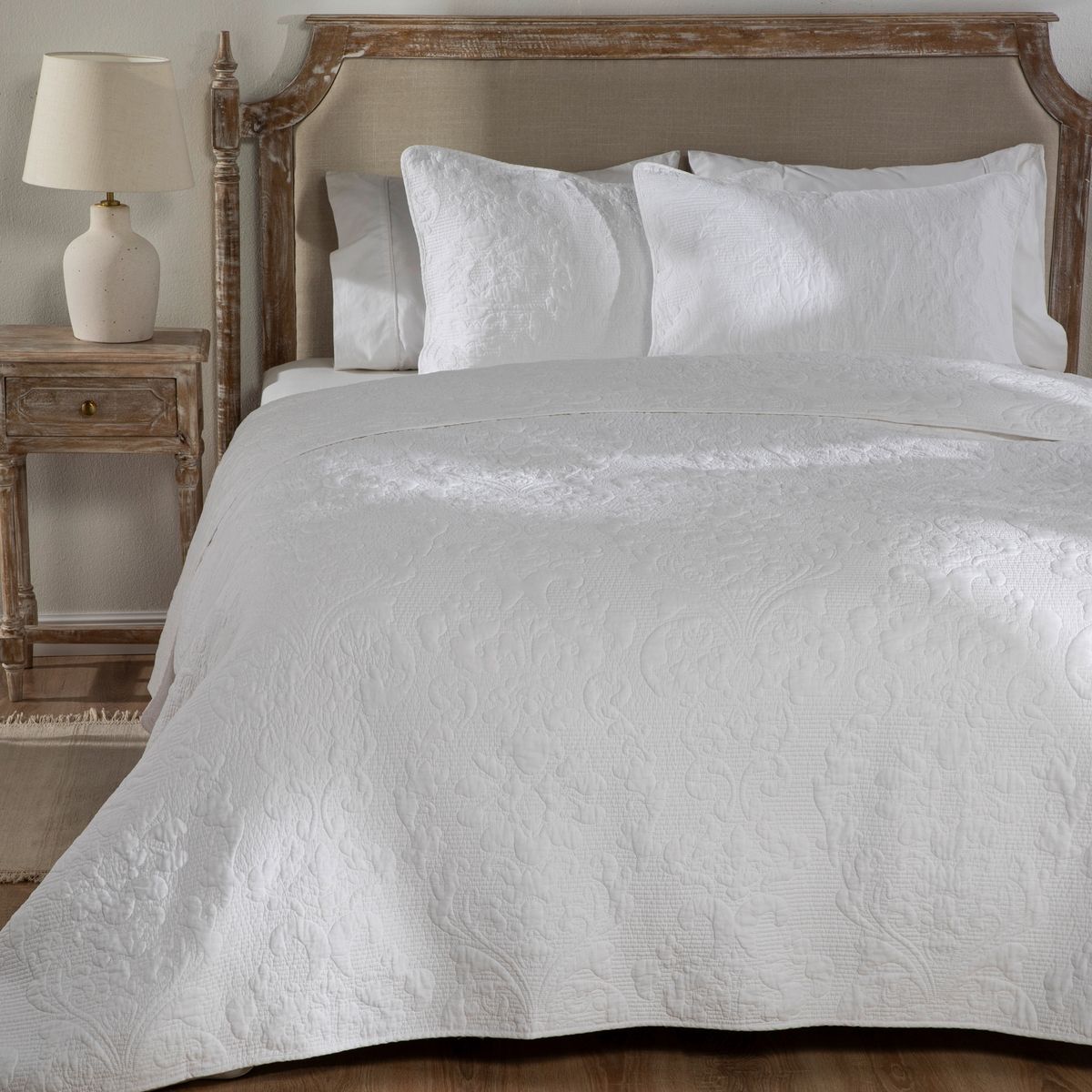 ROBERTA ALLEN - Cubrecama Javiera Beige King Roberta Allen