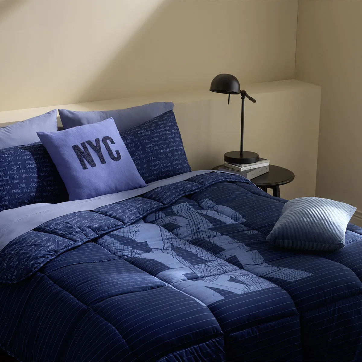 MICA - Plumón Estampado Reversible New York Mica