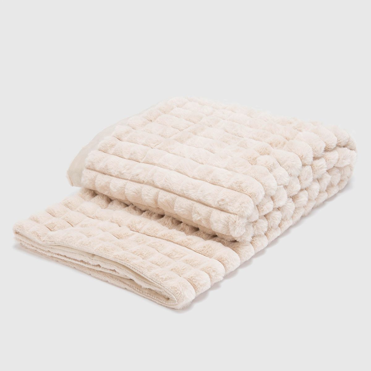 BASEMENT HOME - Manta Fur  Basement Home