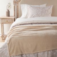 Juego de Cama Janette: Sábanas + Plumón + Manta