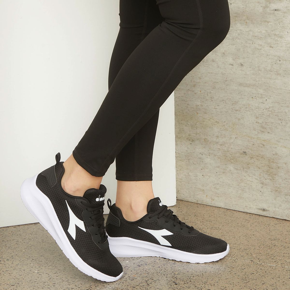 DIADORA - Robin 5 Zapatilla Running Mujer Negro Diadora