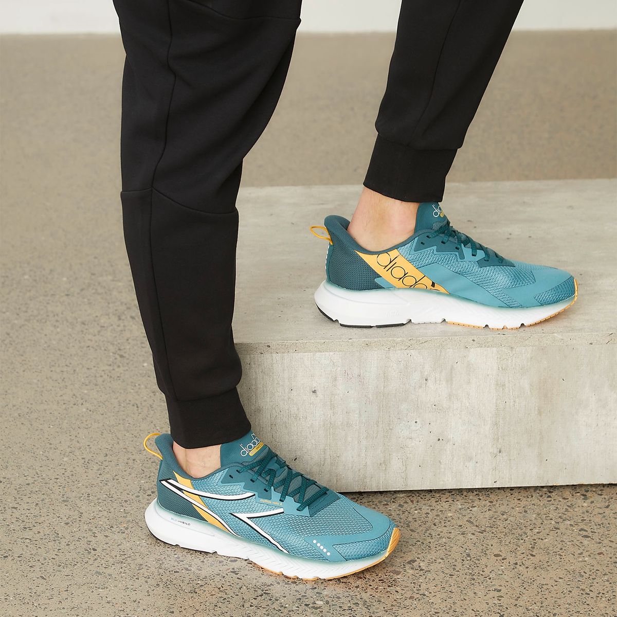 DIADORA - Mythos Zapatilla Running Hombre Verde Diadora