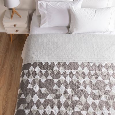 Imagen 2 del producto Cubrecama Estampado Reversible