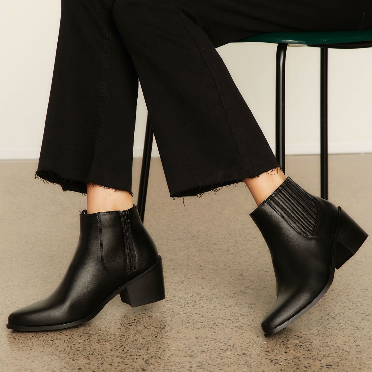 BASEMENT - Botín Mujer Negro Basement