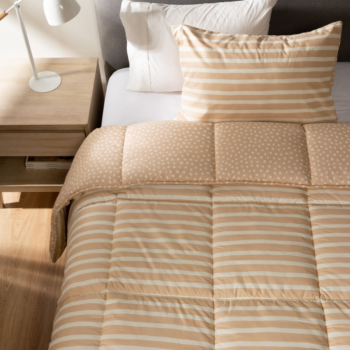 MICA - Plumón Estampado Reversible Hugo Mica