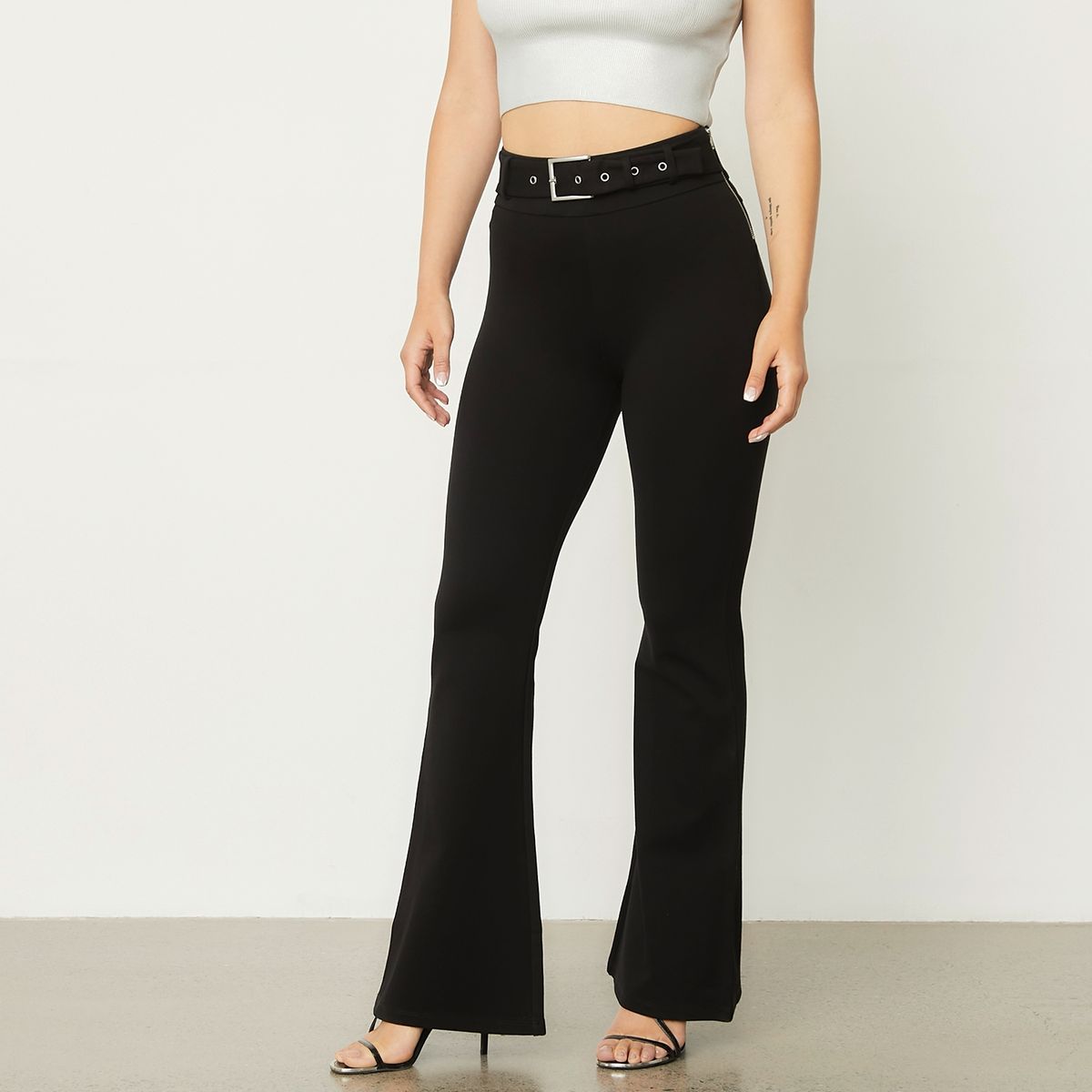 MOSSIMO - Pantalón de Buzo Flare Tiro Medio Mujer Mossimo