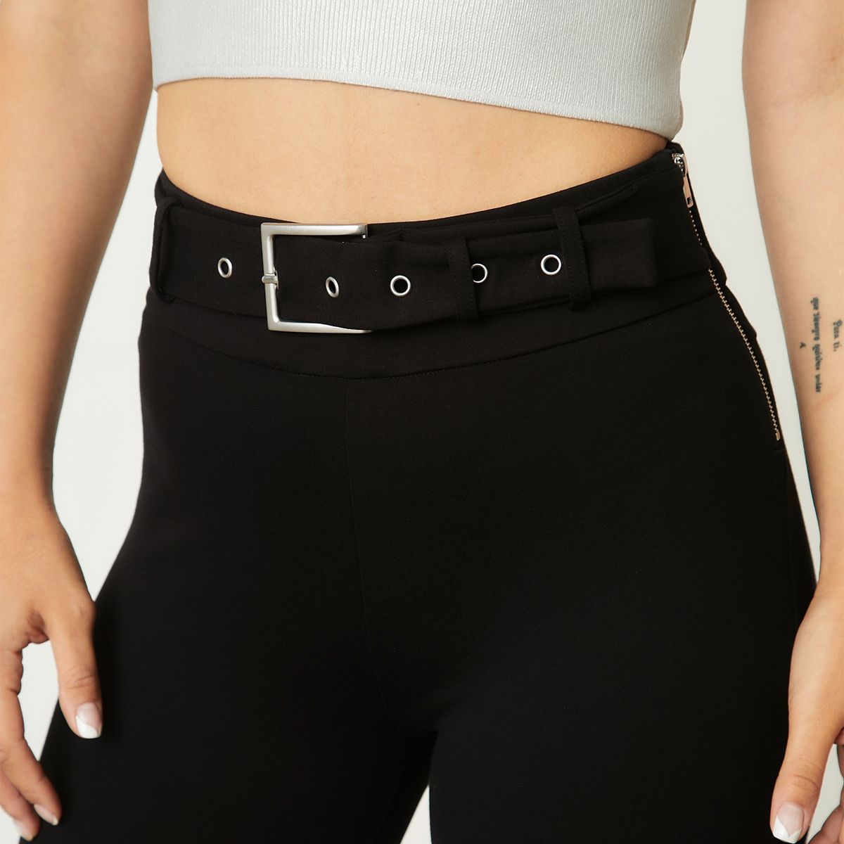 MOSSIMO - Pantalón de Buzo Flare Tiro Medio Mujer Mossimo