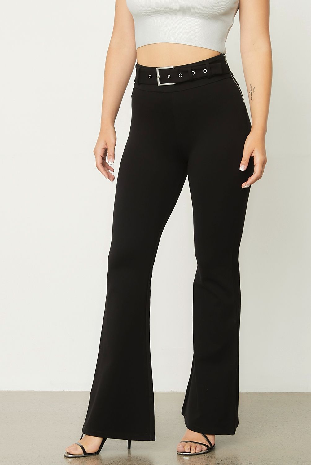 MOSSIMO - Pantalón de Buzo Flare Tiro Medio Mujer Mossimo