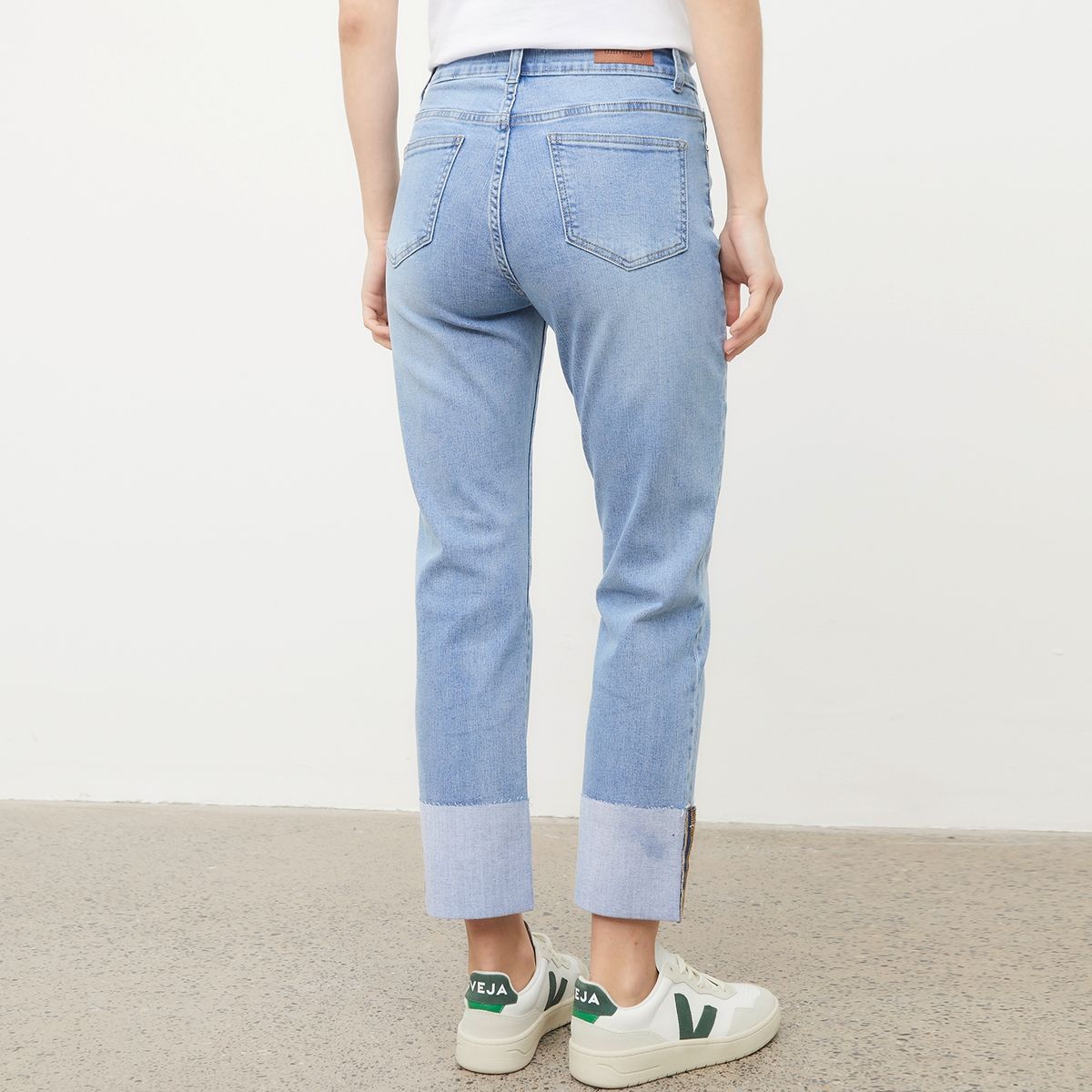 UNIVERSITY CLUB - Jeans Recto Tiro Medio Mujer University Club