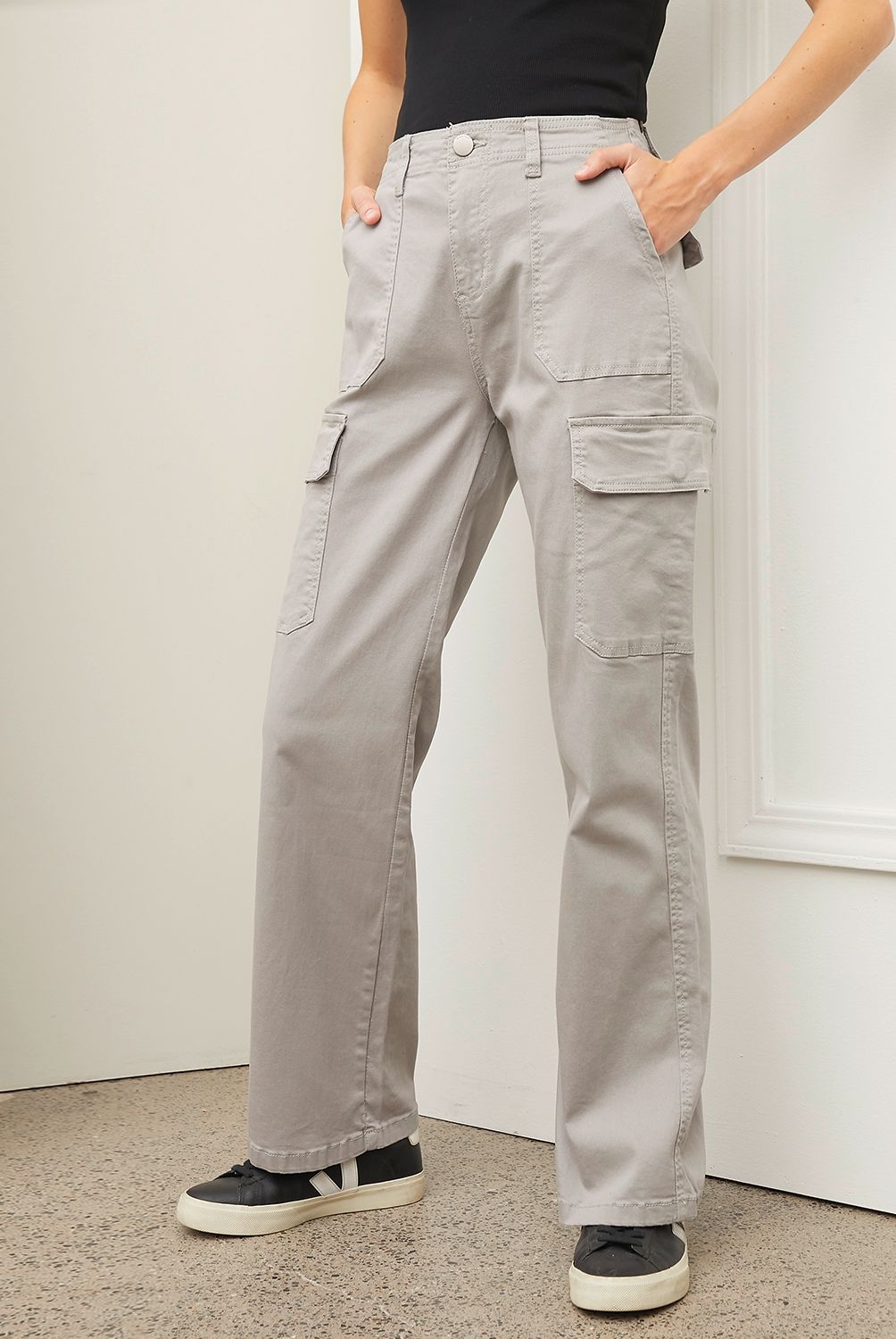 BASEMENT - Jeans Cargo Tiro Alto Basement Mujer Fit Recto