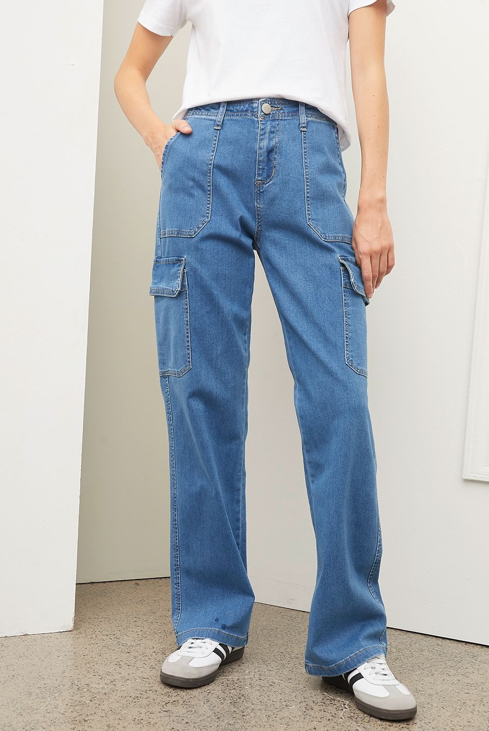 BASEMENT - Jeans Cargo Tiro Alto Basement Mujer Fit Recto