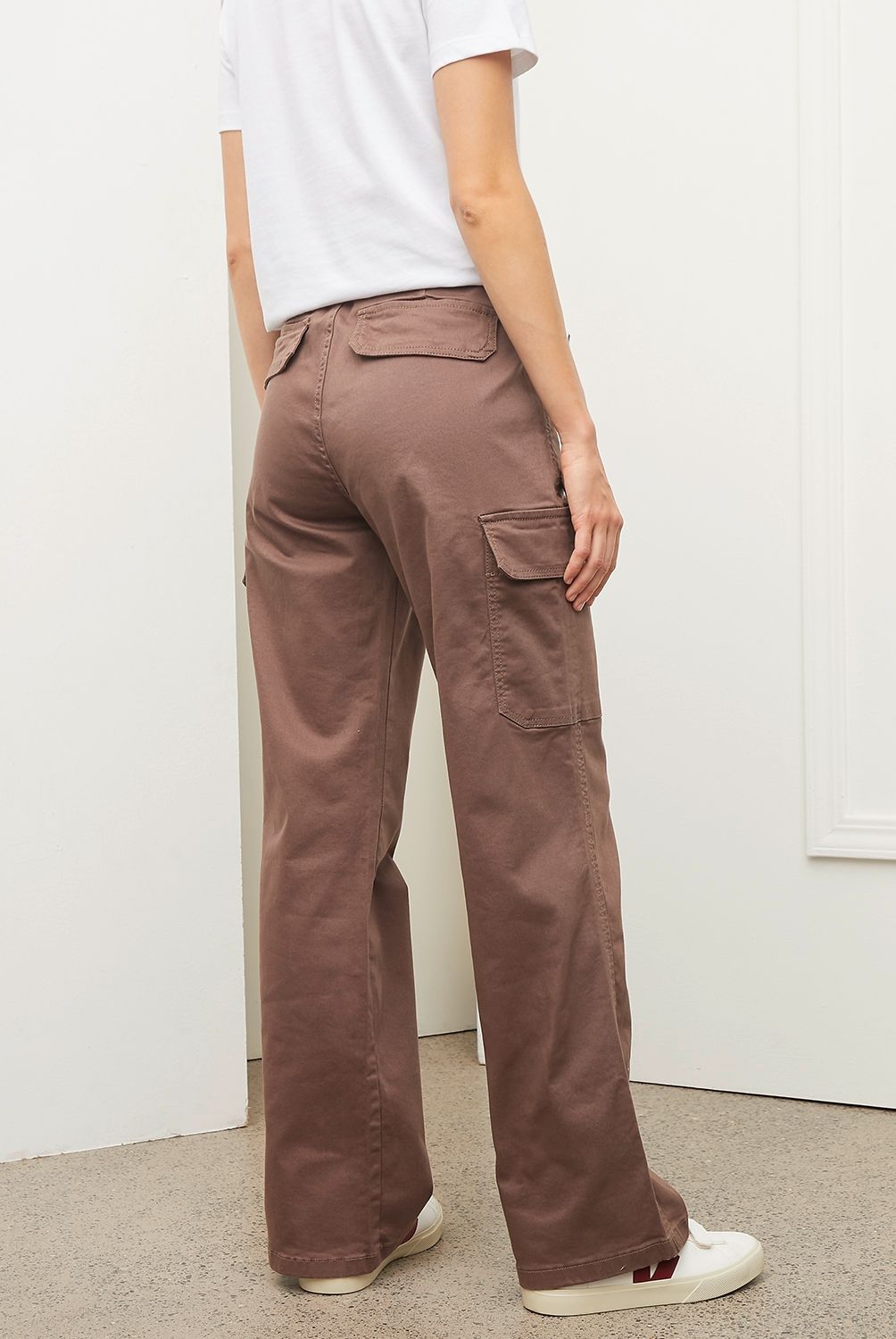 BASEMENT - Jeans Cargo Tiro Alto Basement Mujer Fit Recto