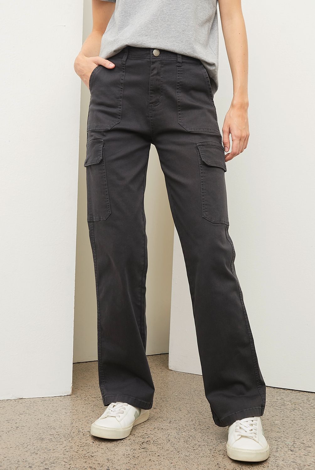 BASEMENT - Jeans Cargo Tiro Alto Basement Mujer Fit Recto